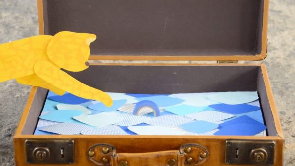 カモ井加工紙「黄色いネコと不思議なカバン」