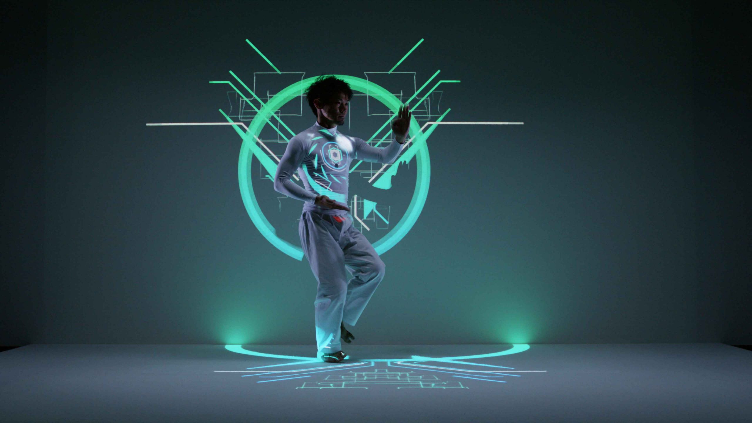 Panasonic リアルタイムトラッキング&プロジェクションマッピング「EXISDANCE」