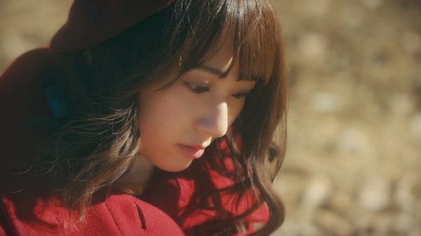 欅坂46 佐藤詩織 – おねえちゃんのプレゼント