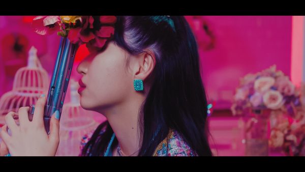 eill「FAKE LOVE/」MV