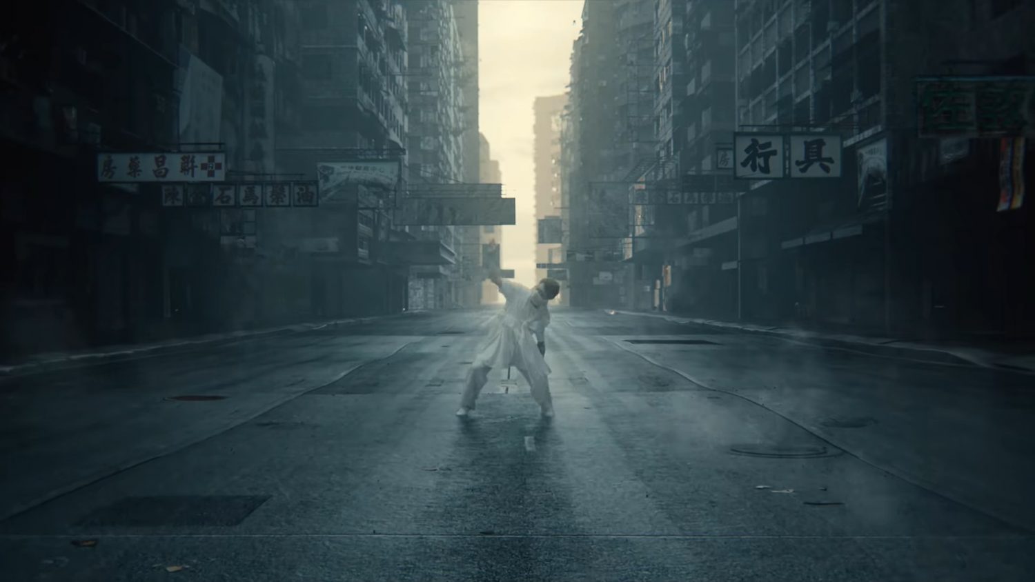 Reol – Q? Music Video