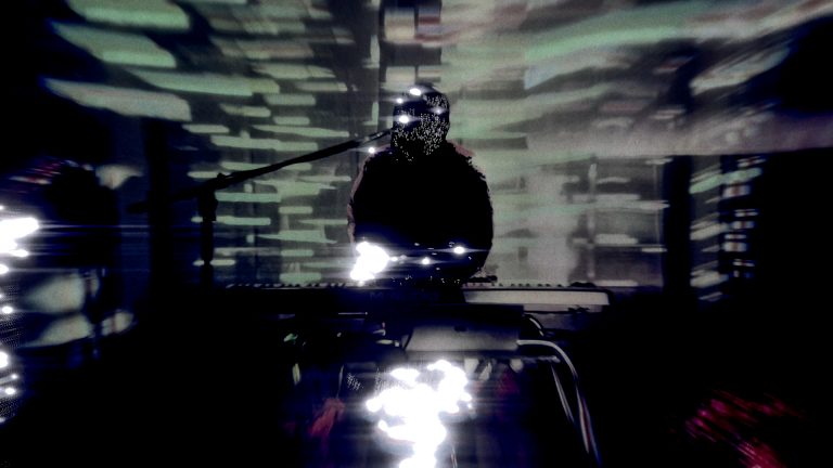 長谷川白紙 – Intro 〜 わたしをみて (Live Video) at ‘FLYING LOTUS presents THE HIT’