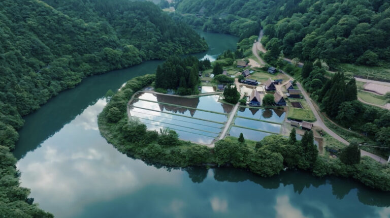 Only on Airbnb : Gokayama
