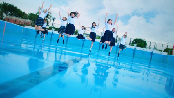 日向坂46「見たことない魔物」MV