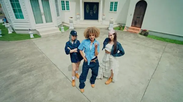 [vfx] – SWEET REVENGE「SUKI KIRAI feat. SWAY」Official Music Video