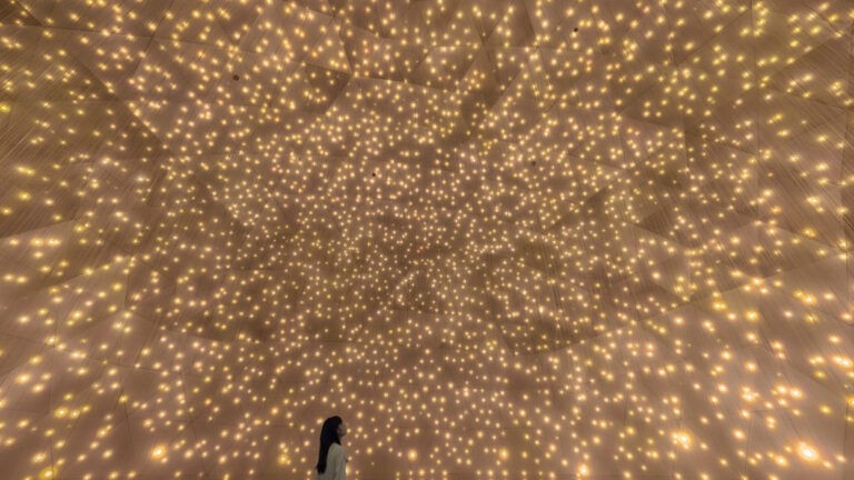 質量のない太陽と闇の太陽
