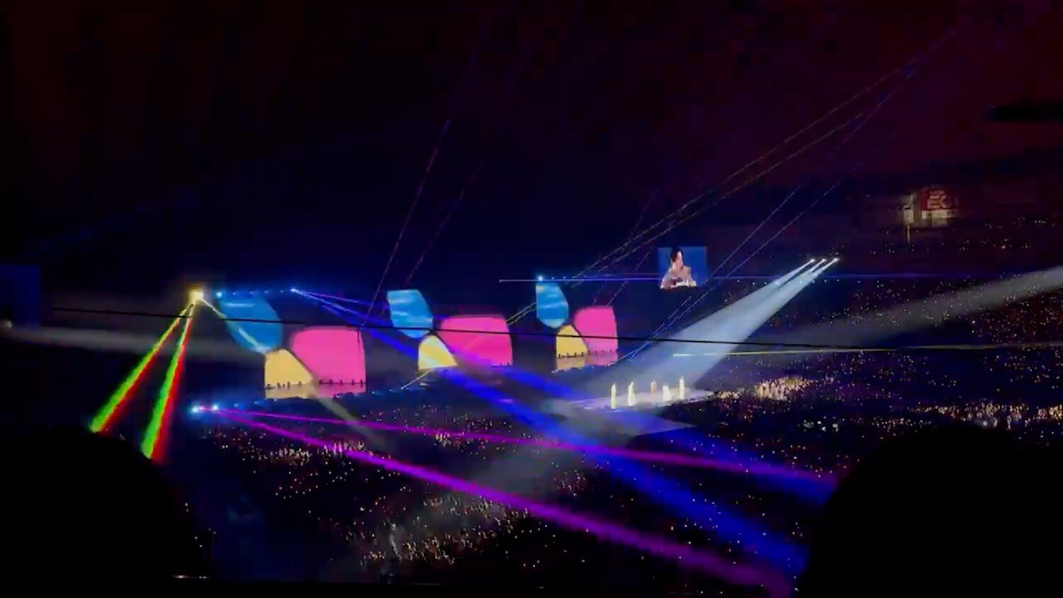 三宅健 circus – 映像演出